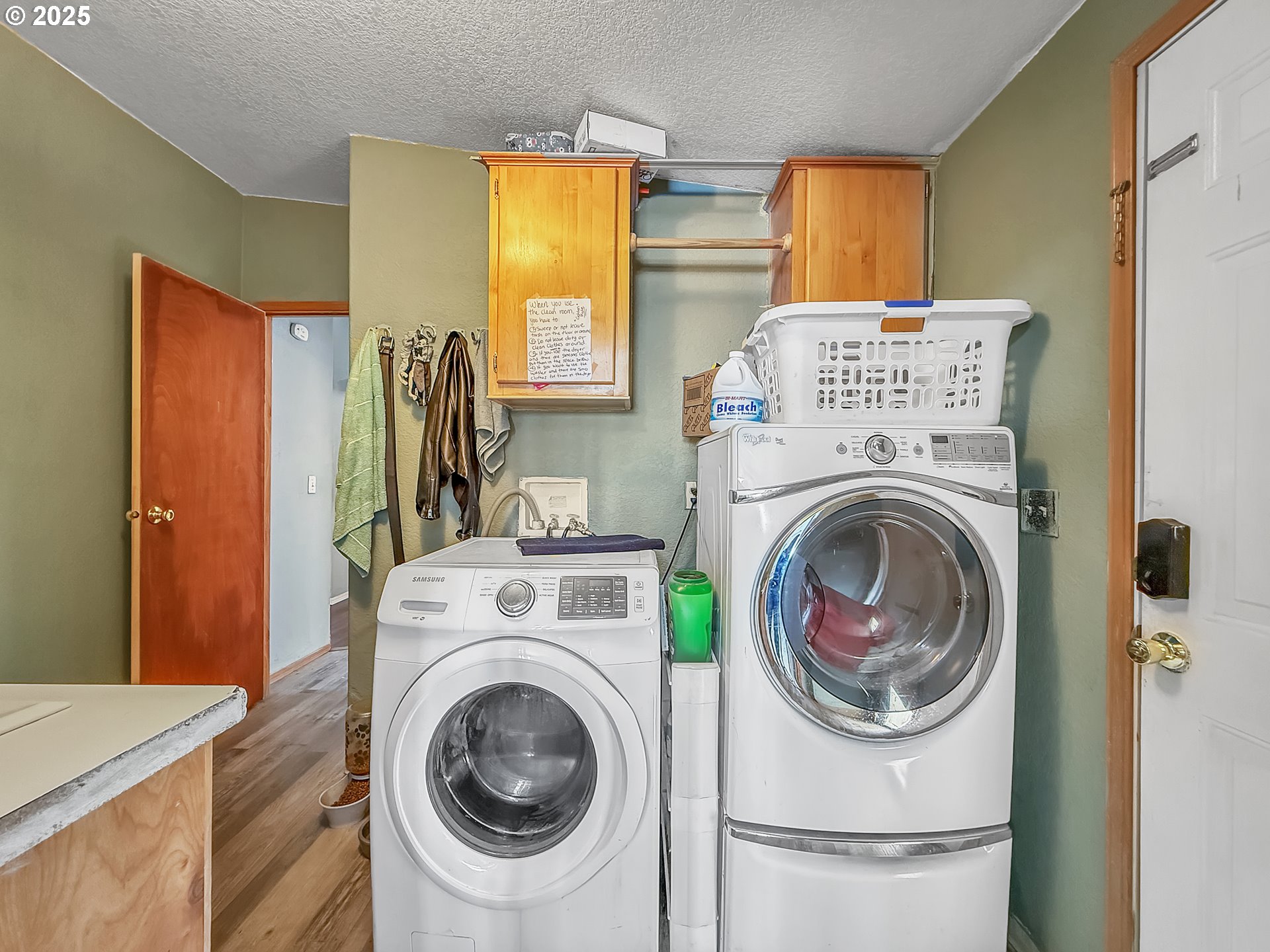 2084 18th Street Baker City, OR 97814 - Photo 16 of 40 a utility room with dryer and washer