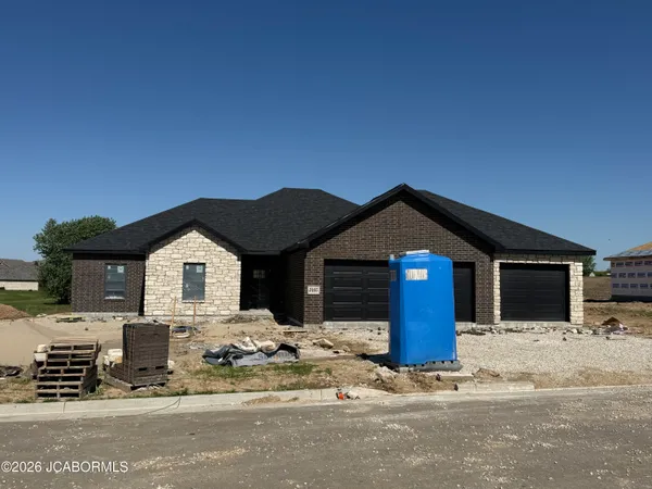 $418,000 | 2435 Kirk Drive, Holts Summit, MO 65043