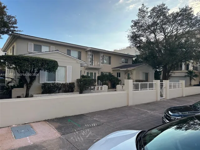$2,250 | 738 Biltmore Way, Unit 6, Coral Gables, FL 33134