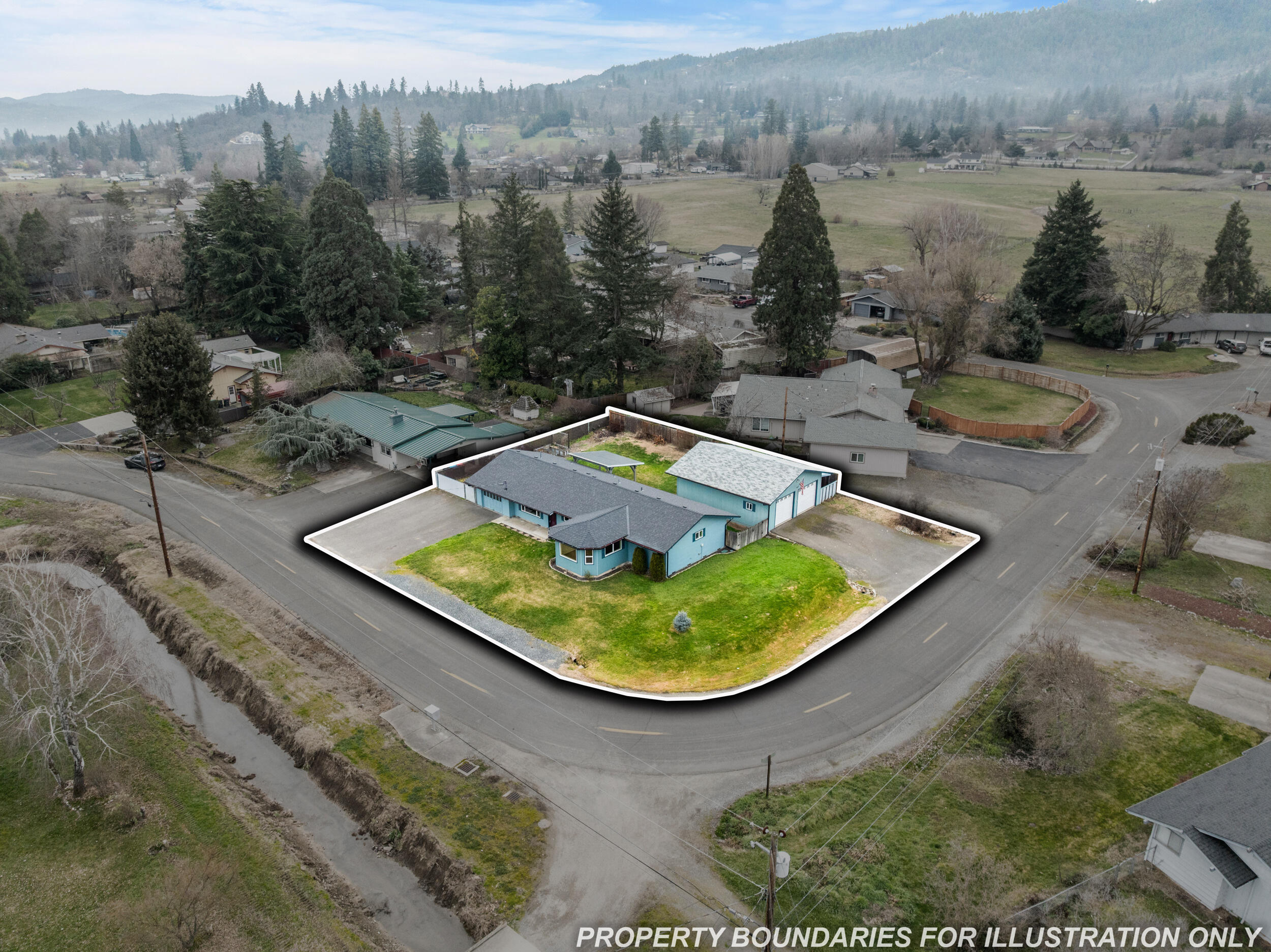 3371 Freeland Road Central Point, OR 97502 - Photo 3 of 38 3371-freeland-rd-dr- lotline 4