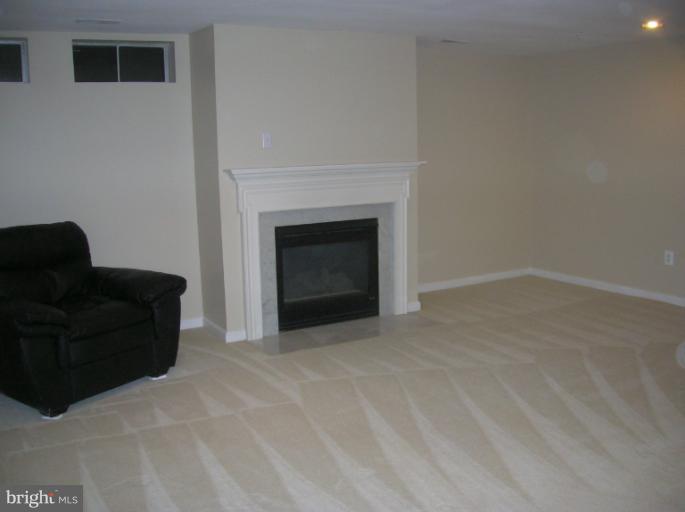 769 Howards Loop Annapolis, MD 21401 - Photo 4 of 10 Family Room