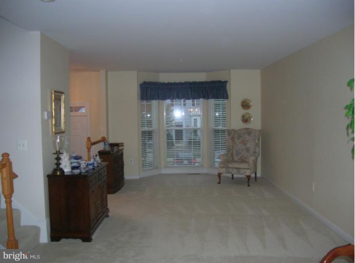 769 Howards Loop Annapolis, MD 21401 - Photo 5 of 10 Living Room