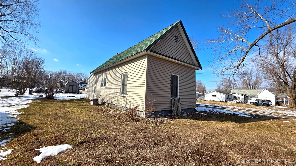 405 South Walnut Street Versailles, MO 65084 - Photo 20 of 28