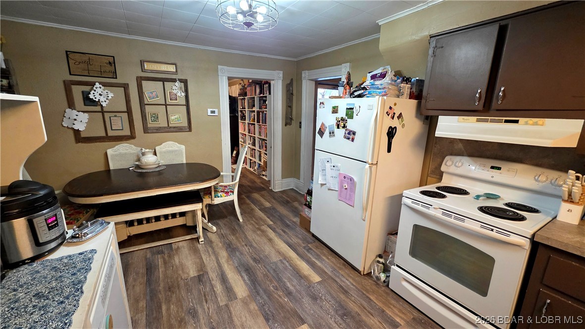 405 South Walnut Street Versailles, MO 65084 - Photo 9 of 28