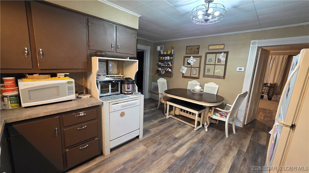 405 South Walnut Street Versailles, MO 65084 - Photo 10 of 28