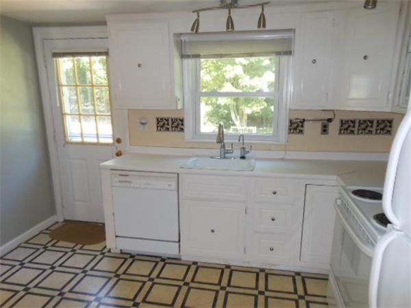 9 Lyndon Road Sharon, MA 02067 - Photo 10 of 16