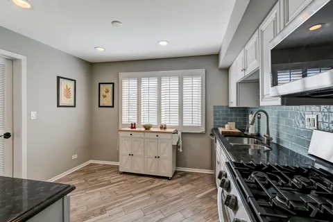 $349,000 | 424 58th Place, Hinsdale, IL 60521