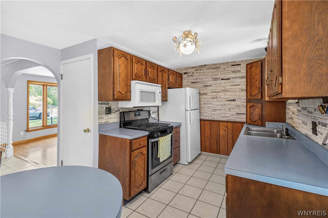 5654 Sterling Road Hamburg, NY 14075 - Photo 7 of 33