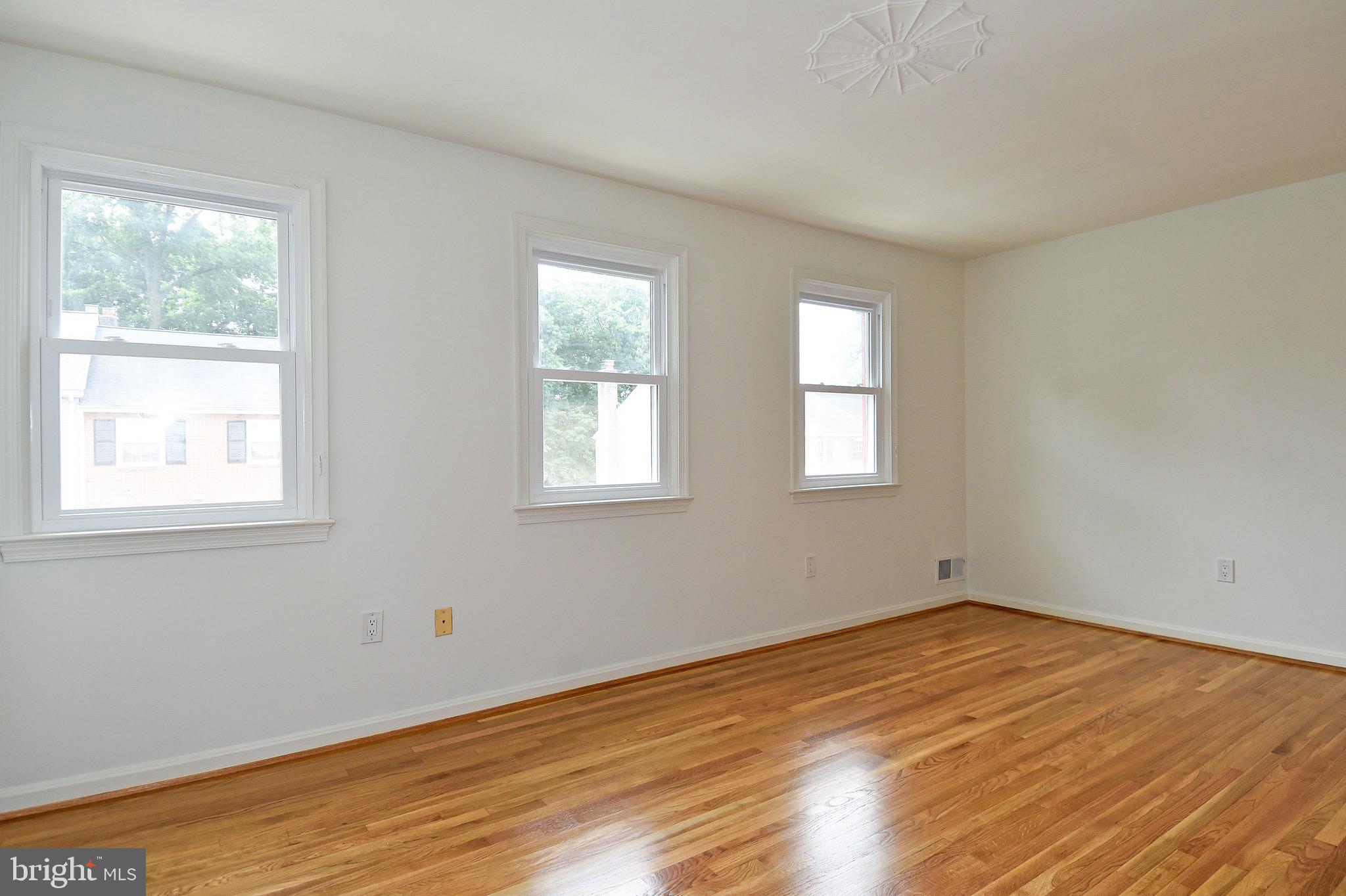 2113 Bucknell Terrace, Unit 50 Silver Spring, MD 20902 - Photo 21 of 37 Owner's Suite