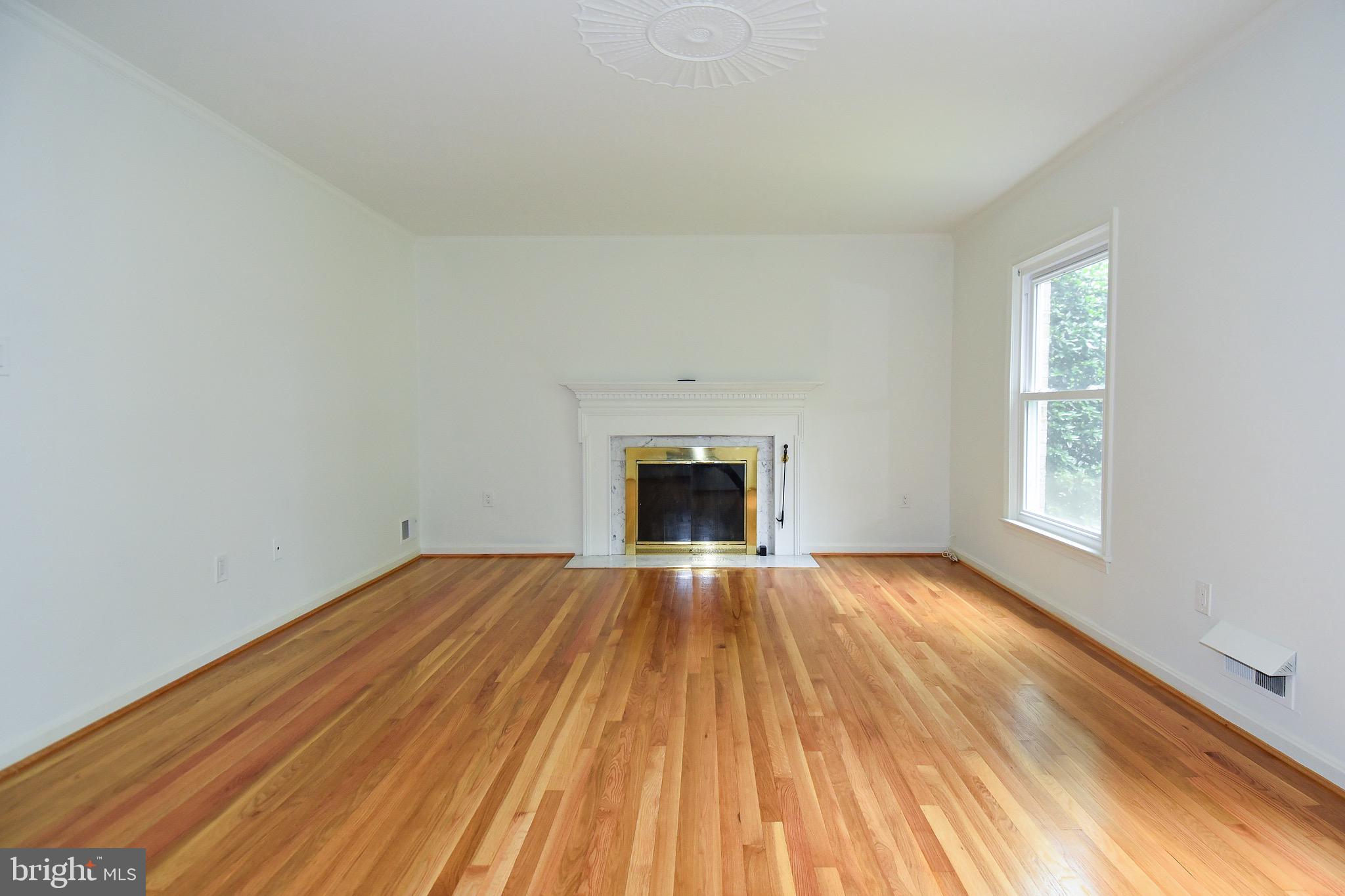 2113 Bucknell Terrace, Unit 50 Silver Spring, MD 20902 - Photo 8 of 37 Living Room