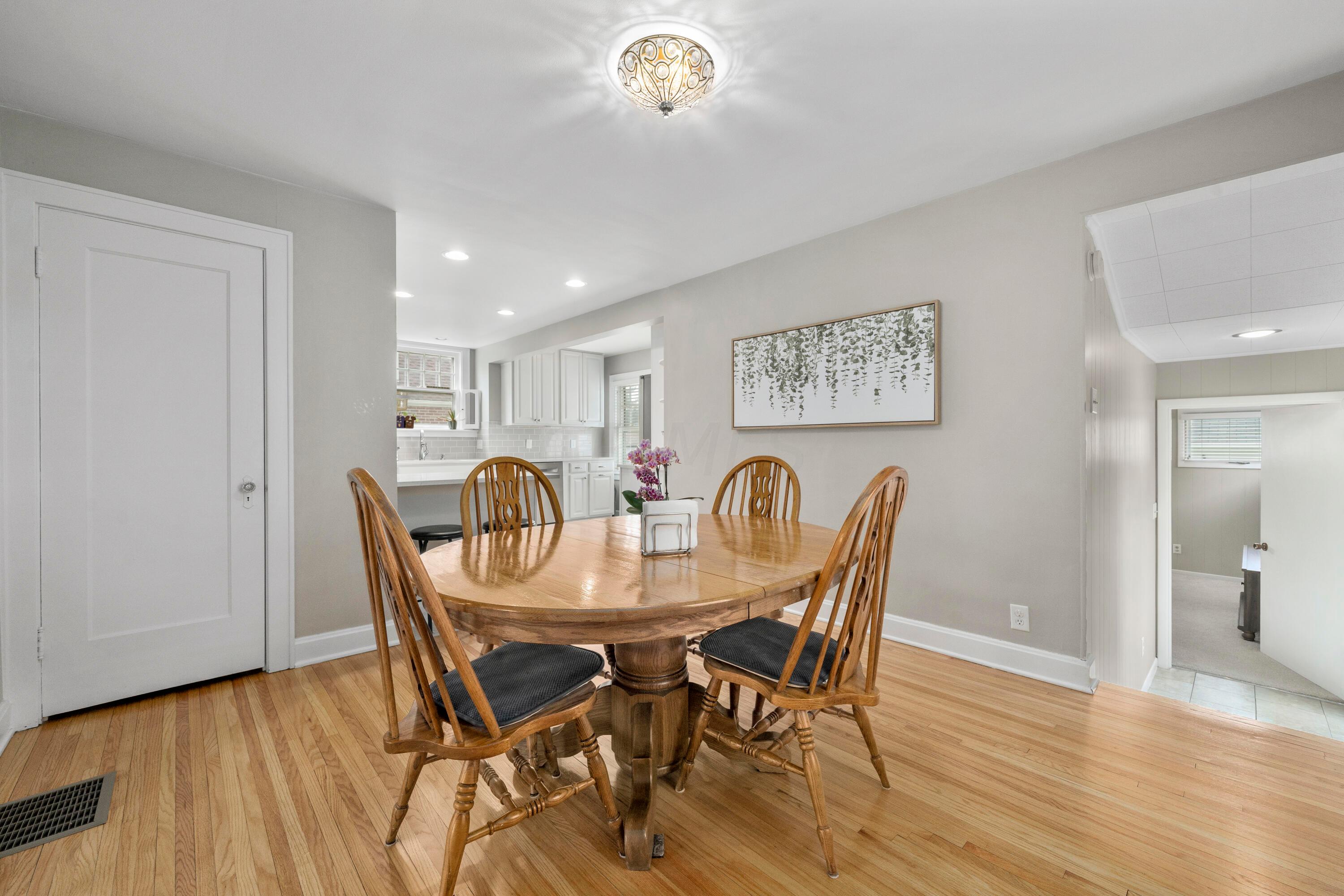 859 South Remington Road Bexley, OH 43209 - Photo 13 of 64 DSC05753