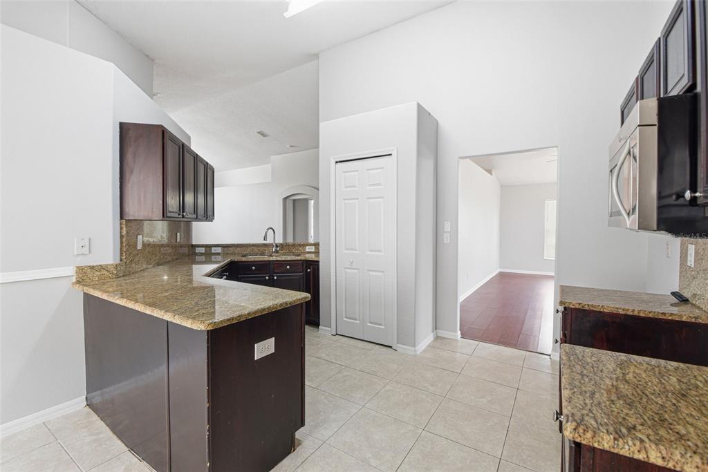 1708 Powder Ridge Drive Valrico, FL 33594 - Photo 17 of 52