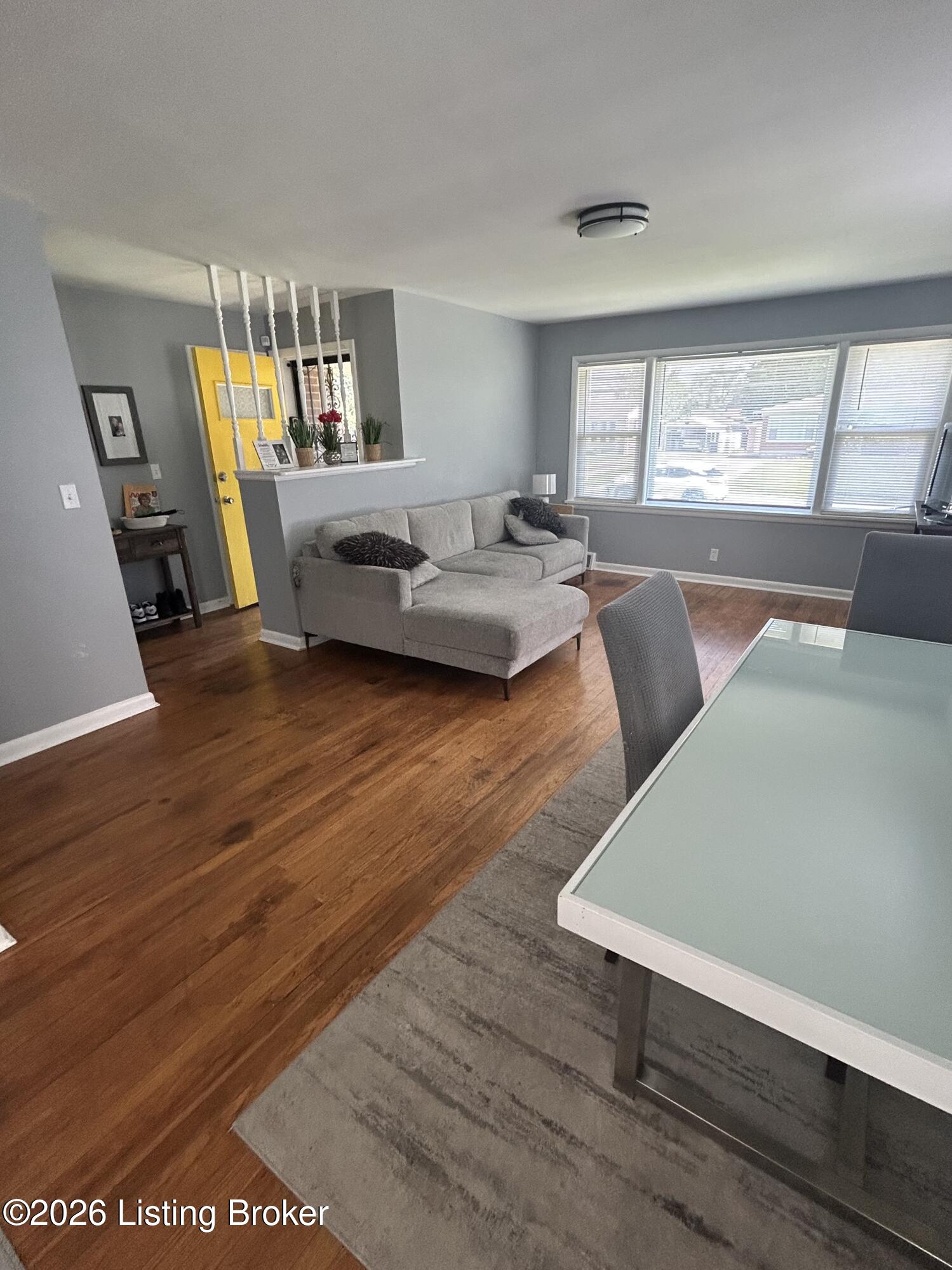 10508 Torrington Road Louisville, KY 40272 - Photo 2 of 20 Living Room