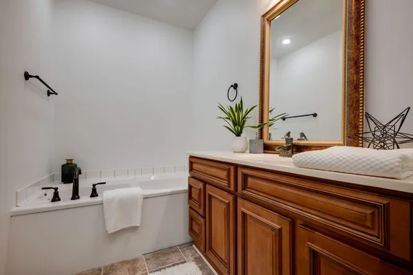 $699,900 | 202 West College Street, Unit 4, Dickson, TN 37055