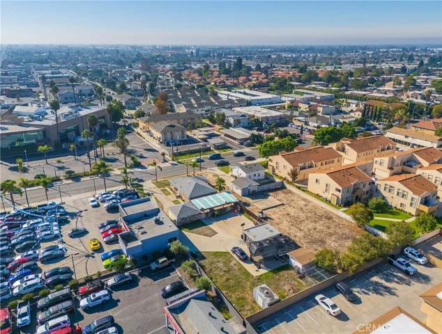 a view of entryway and hall
