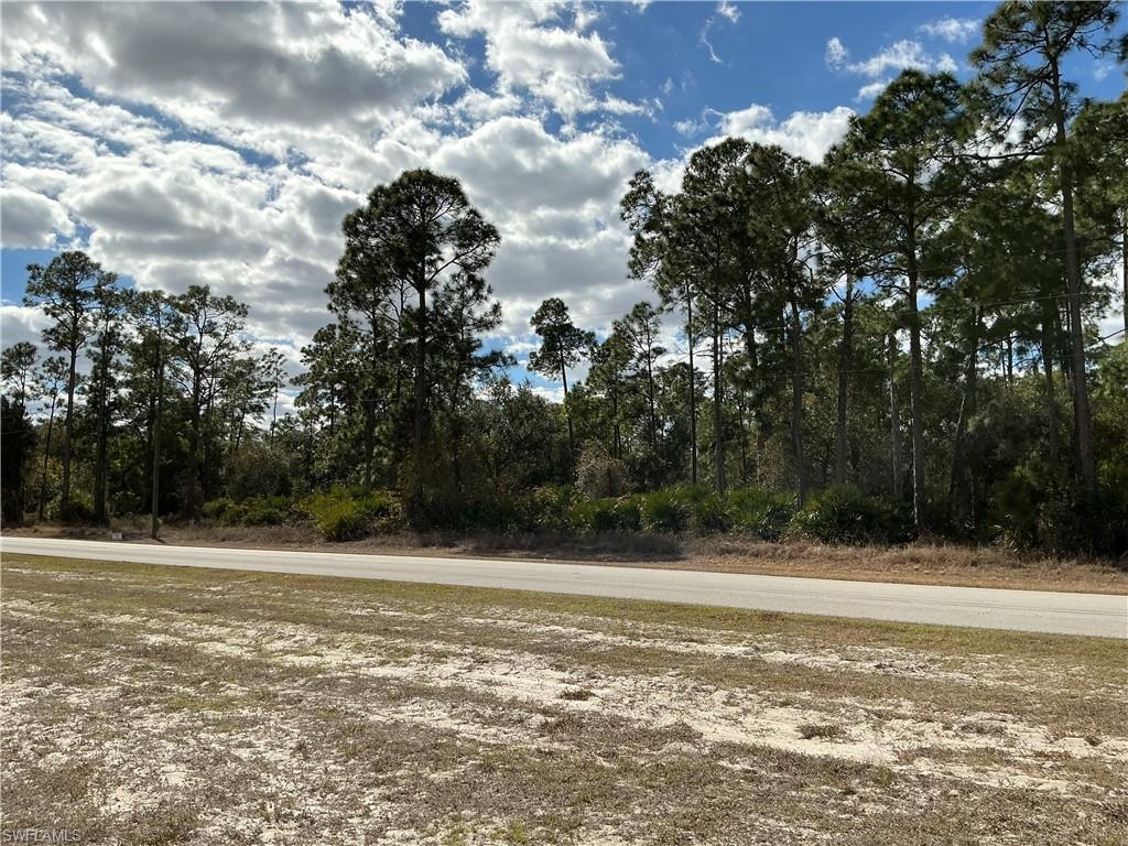 430-450 North Cabbage Palm Street Clewiston, FL 33440 - Photo 2 of 13 a view of a tennis court