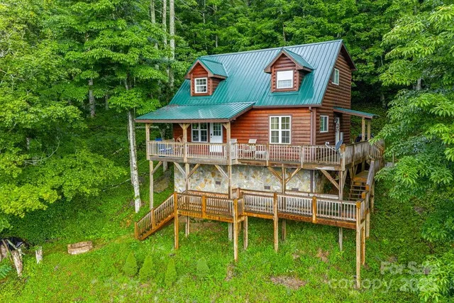 $389,900 | 507 Appletree Drive, Newland, NC 28657