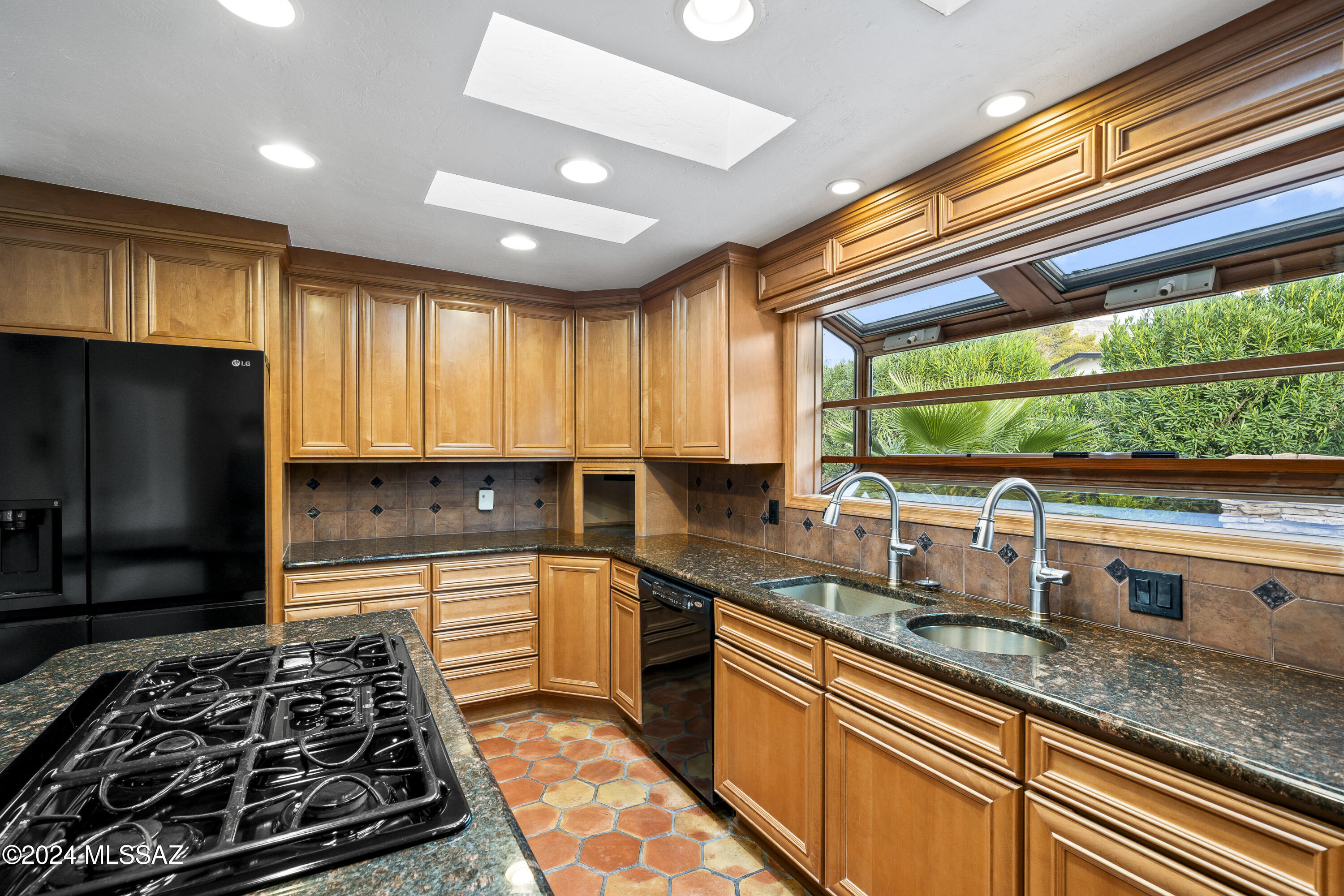1435 East Indian Wells Road Tucson, AZ 85718 - Photo 16 of 49