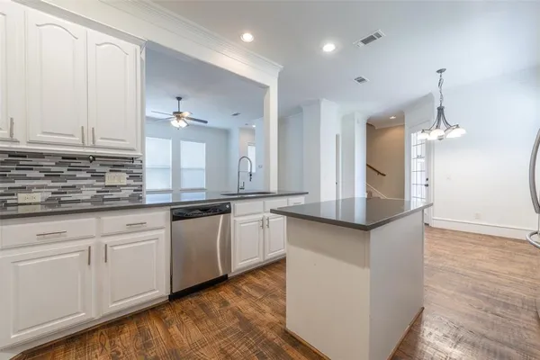 $3,595 | 1914 Euclid Avenue, Unit C, Dallas, TX 75206