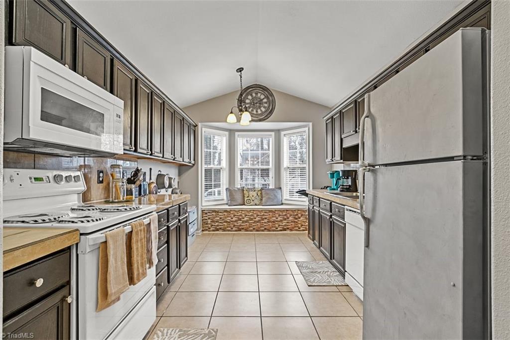 425 Camden Ridge Drive Winston-Salem, NC 27105 - Photo 6 of 11 Beautiful galley kitchen.