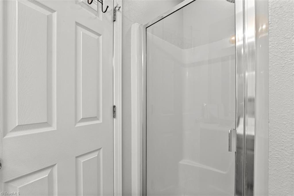 425 Camden Ridge Drive Winston-Salem, NC 27105 - Photo 8 of 11 Stand alone shower.