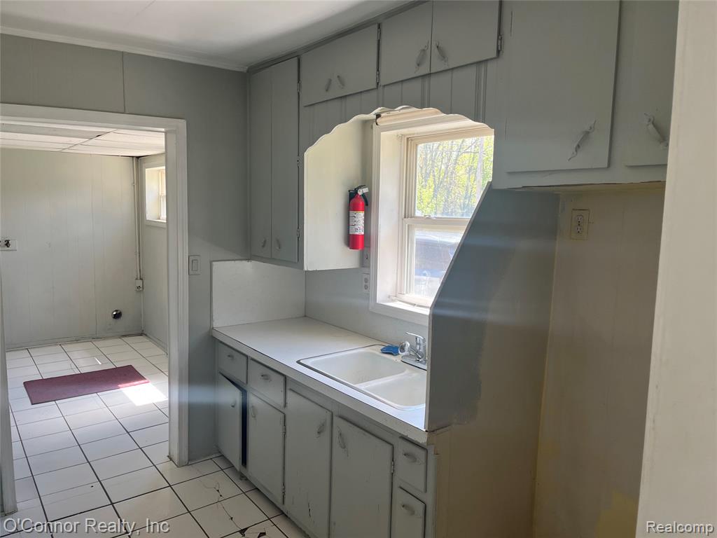 1908 Range Road Port Huron, MI 48060 - Photo 4 of 16