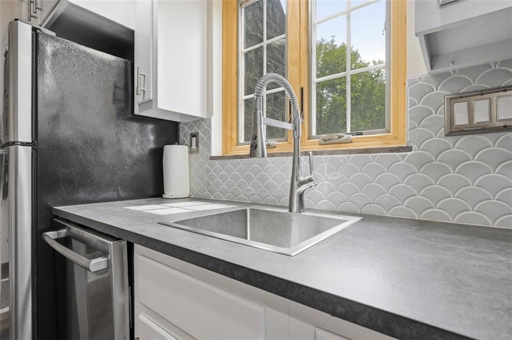 466 Beverly Road Pittsburgh, PA 15216 - Photo 13 of 50 Gallery Image 13