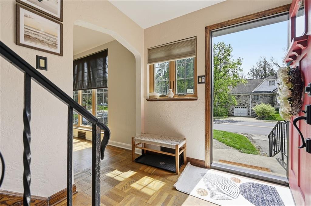 466 Beverly Road Pittsburgh, PA 15216 - Photo 6 of 50 Gallery Image 6