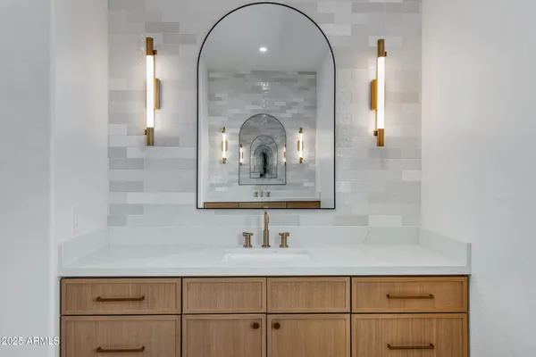 $1,720,000 | 3126 East Wildhorse Court, Gilbert, AZ 85297