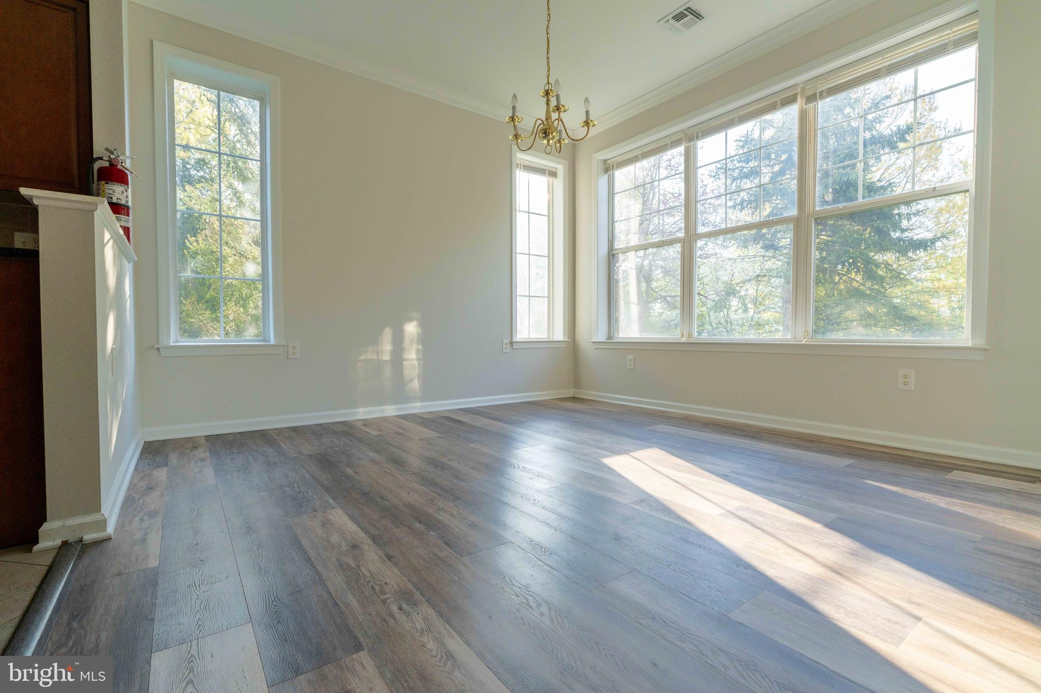 112 Masterson Court Ewing, NJ 08618 - Photo 17 of 36