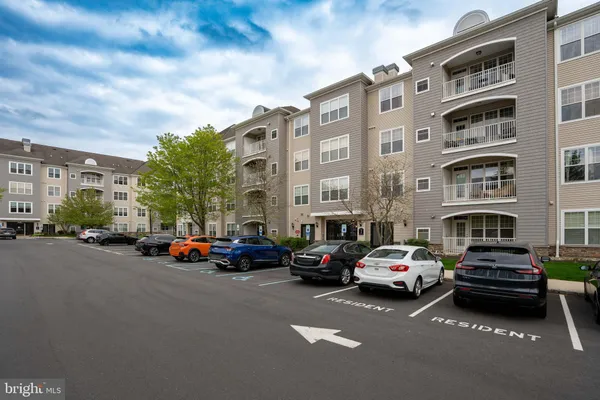 $334,000 | 112 Masterson Court, Ewing, NJ 08618