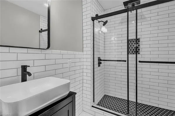 $1,295 | 205 West Hunter Street, Madison, NC 27025