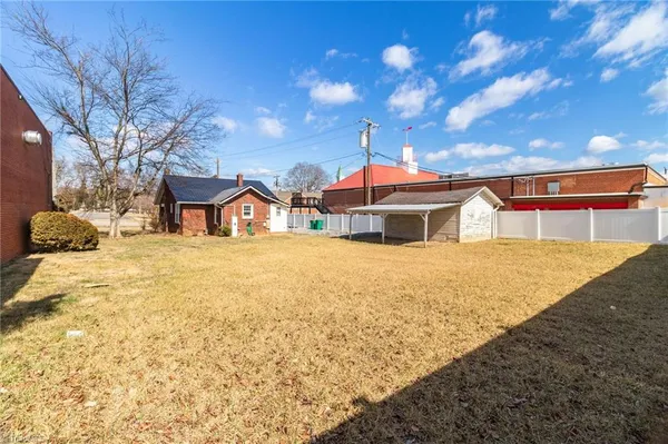 $1,295 | 205 West Hunter Street, Madison, NC 27025