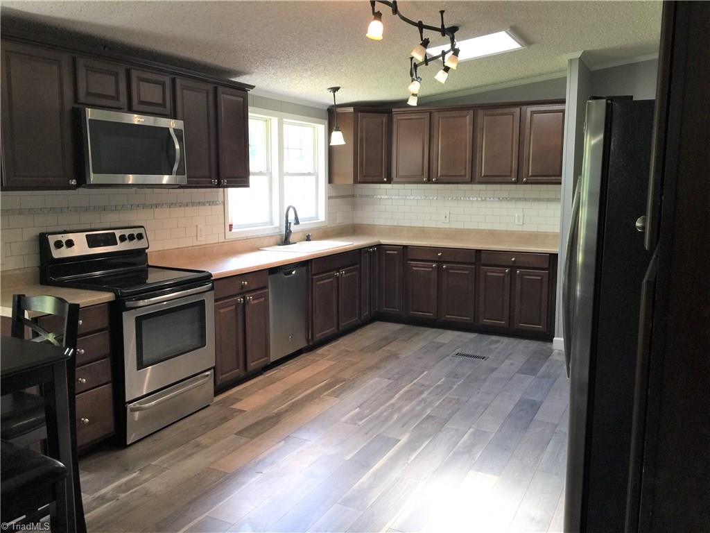 277 Spicer Road Elkin, NC 28621 - Photo 4 of 27 Gallery Image 4