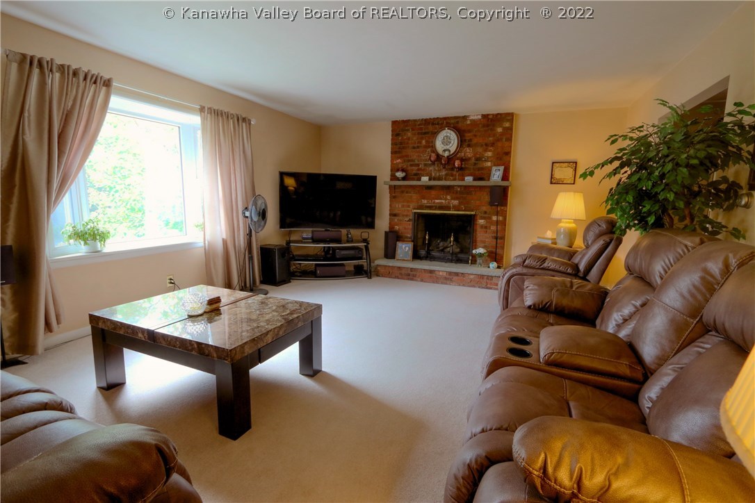 899 Valley Road Charleston, WV 25302 - Photo 2 of 14 Gallery Image 2