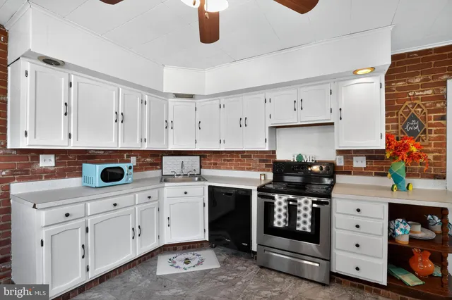 $344,500 | 1079 Riverside Drive, Pottstown, PA 19465