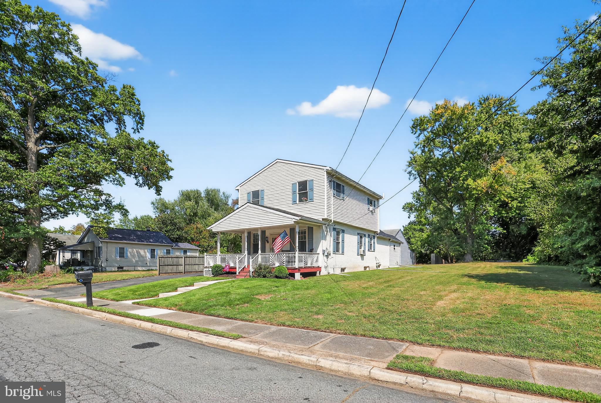 1079 Riverside Drive Pottstown, PA 19465 - Photo 3 of 37 Side yard view