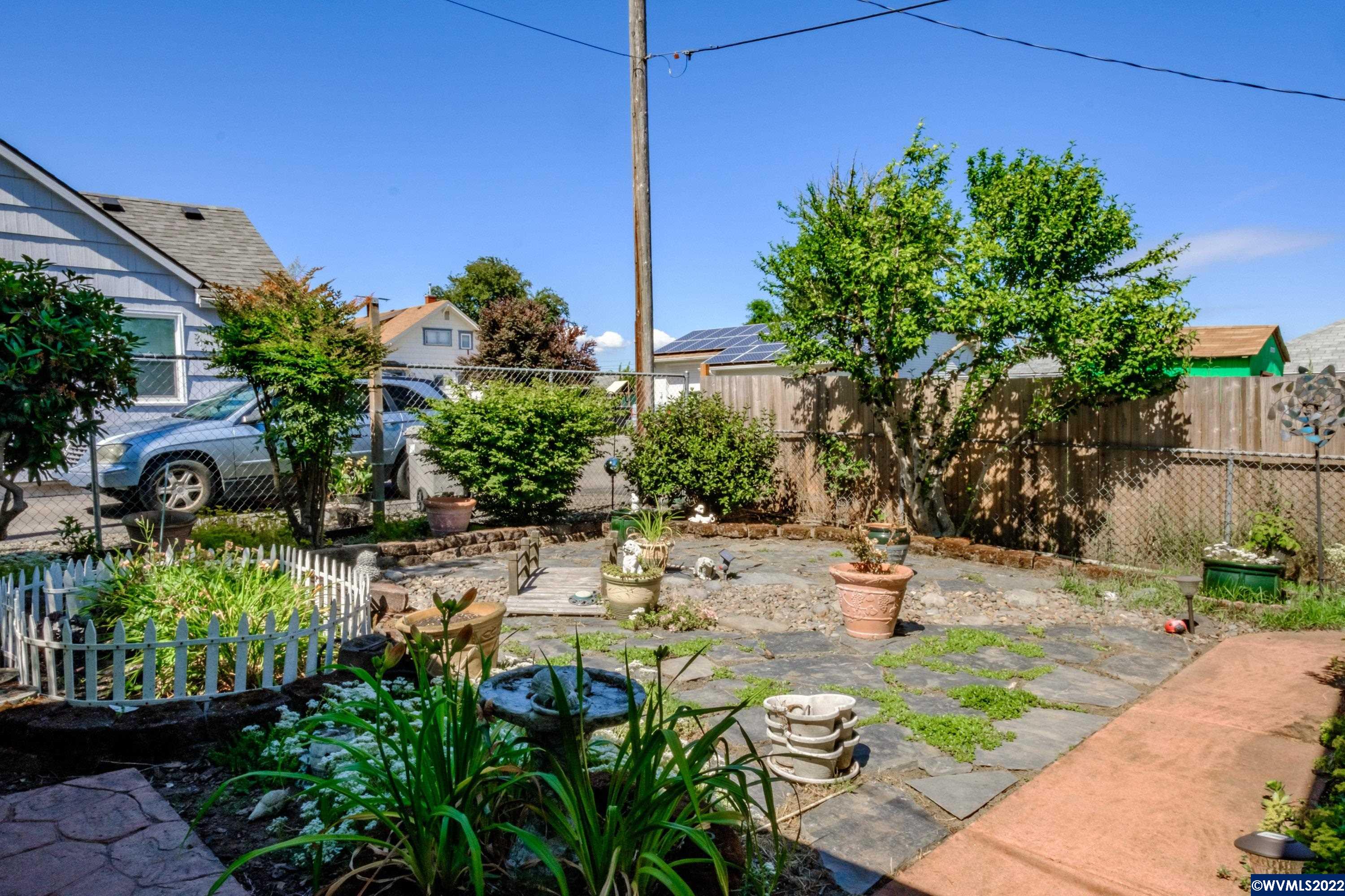 1075 Southwest 13th Avenue Albany, OR 97321 - Photo 33 of 42 Gallery Image 33