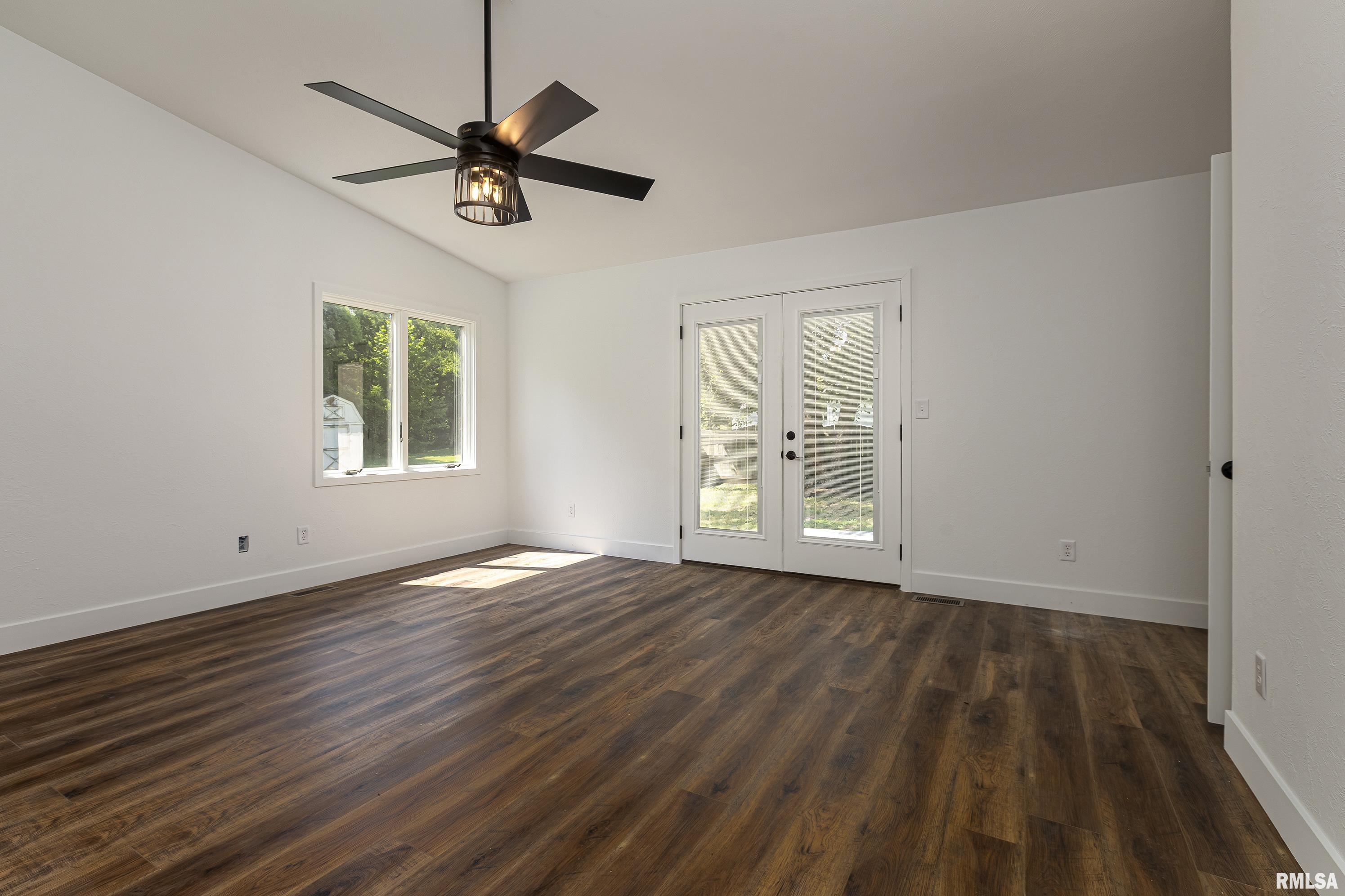 15143 Christmas Tree Road Johnston City, IL 62951 - Photo 12 of 32