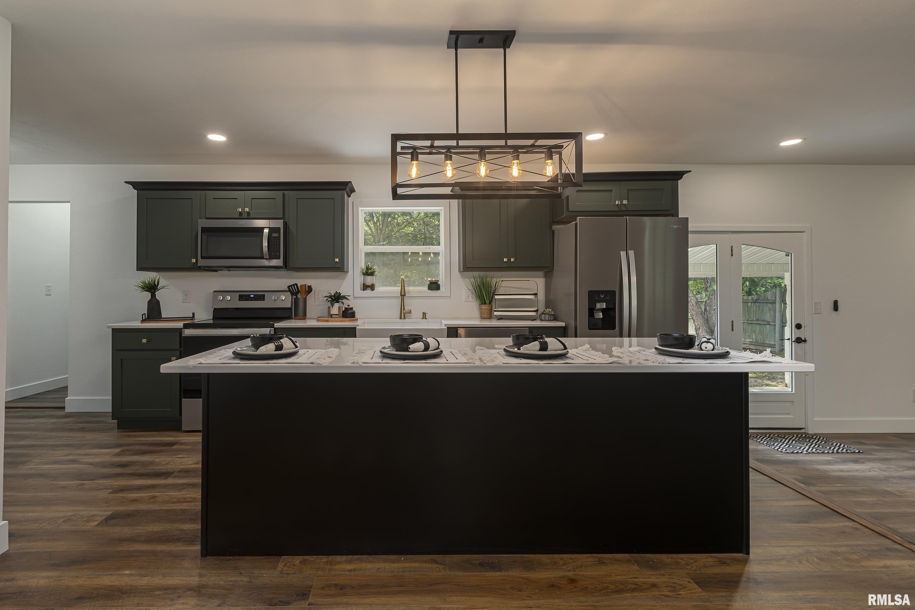 15143 Christmas Tree Road Johnston City, IL 62951 - Photo 4 of 32