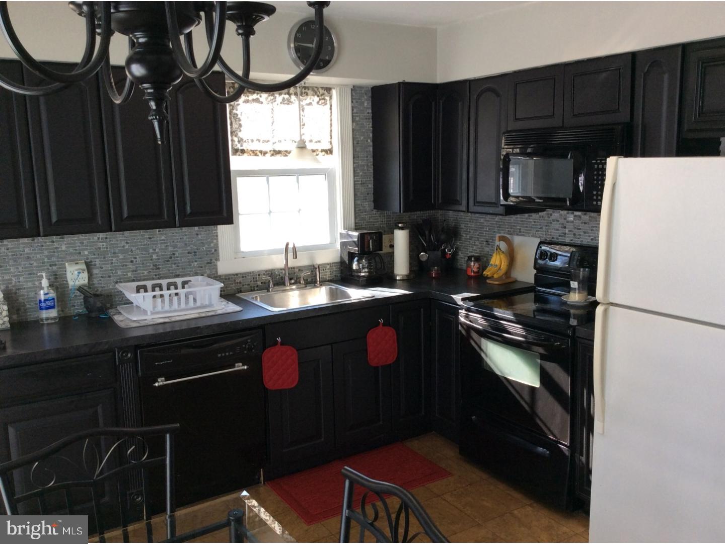 734 Tamarack Trail Reading, PA 19607 - Photo 5 of 21 Gallery Image 5