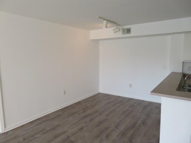 181 Southwest Palm Drive, Unit 206 Port St. Lucie, FL 34986 - Photo 4 of 22 Dinning