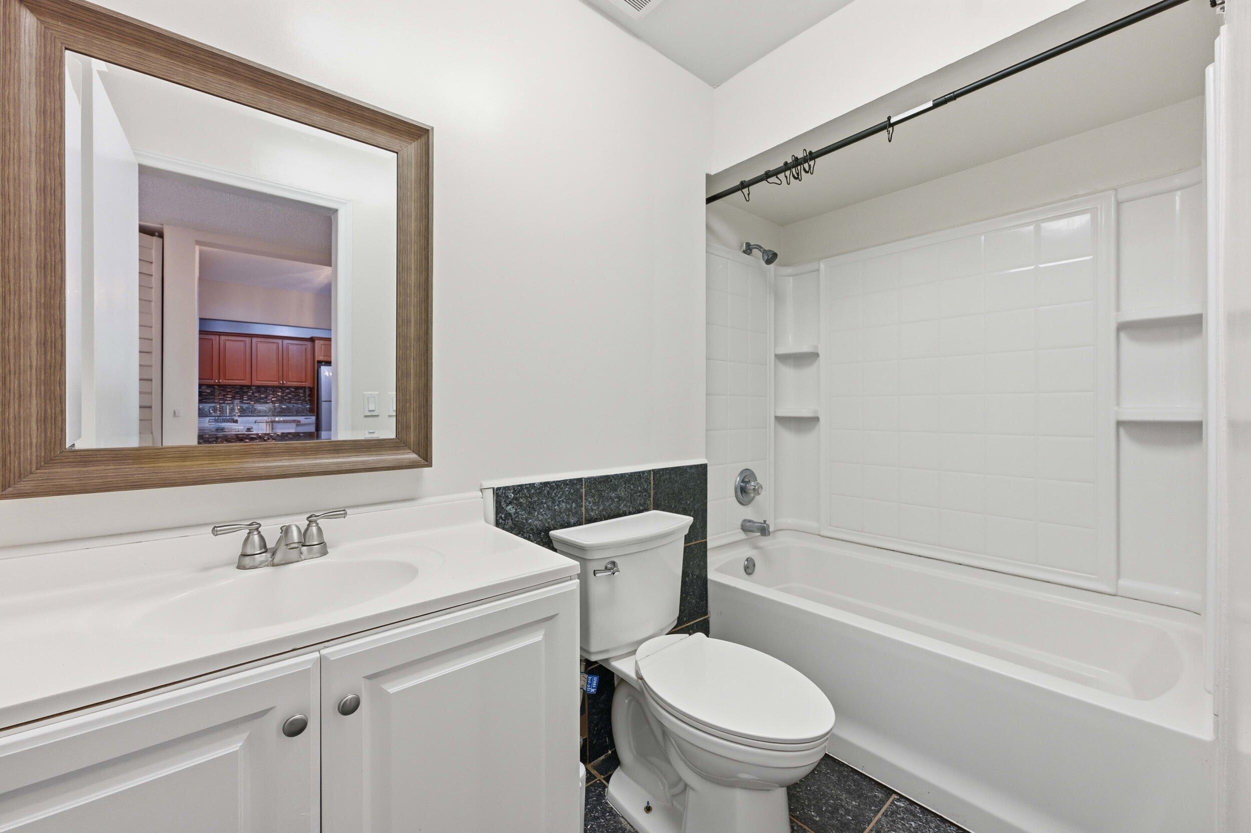 490 Northwest 20th Street, Unit 316 Boca Raton, FL 33431 - Photo 12 of 19 40_bb9cf8ab-951c-4292-8172-25faf5ab3d64_