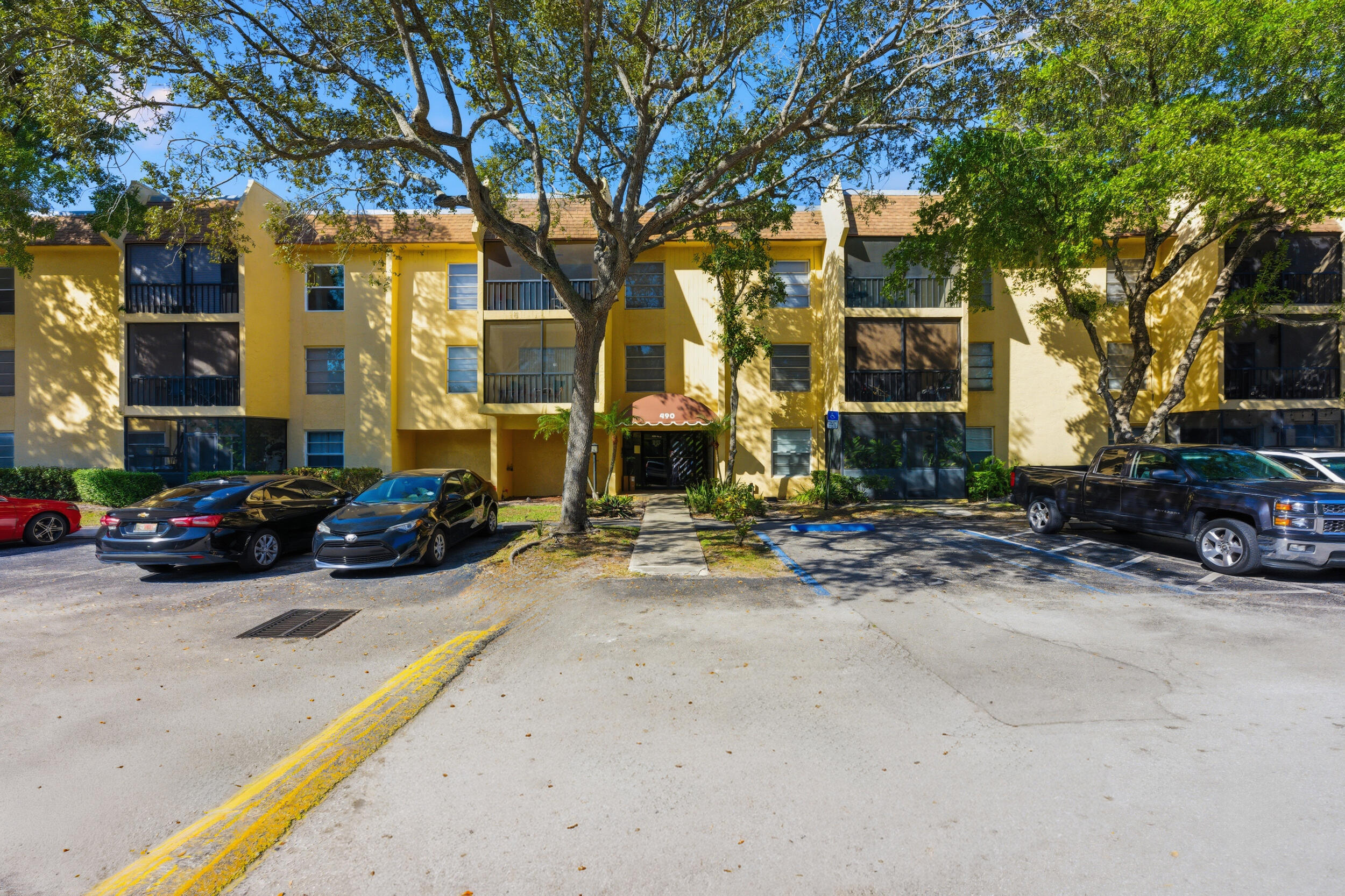 490 Northwest 20th Street, Unit 316 Boca Raton, FL 33431 - Photo 4 of 19 3_010__jjl2086