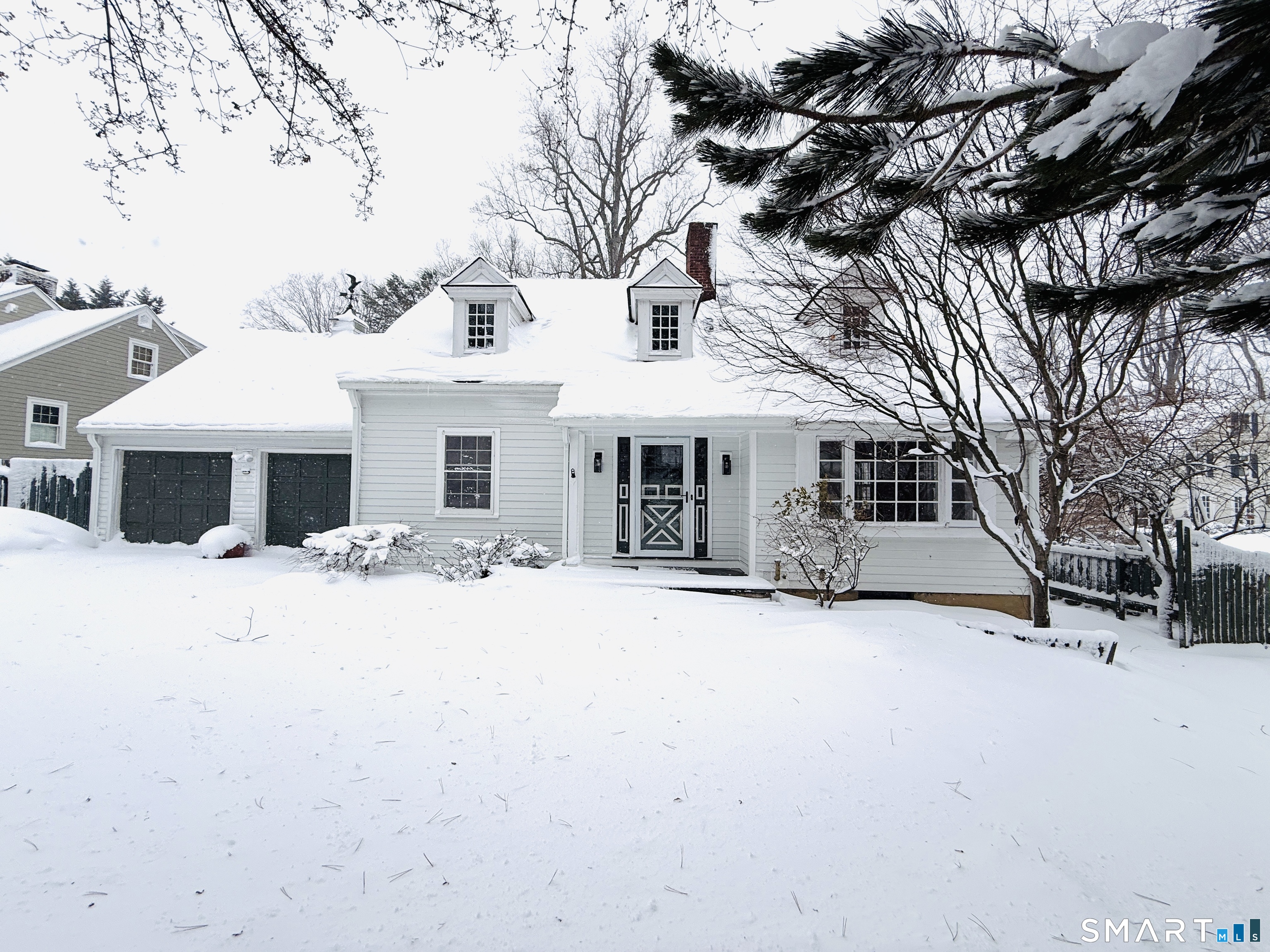 1091 Round Hill Road Fairfield, CT 06824 - Photo 1 of 1 Gallery Image 1