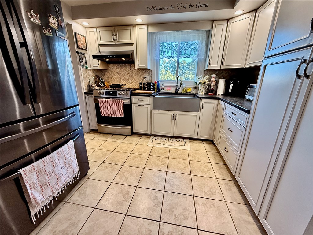 340 Fielding Road Greece, NY 14626 - Photo 9 of 36