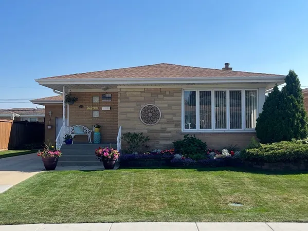 $575,000 | 8547 West St Joseph Avenue, Chicago, IL 60656