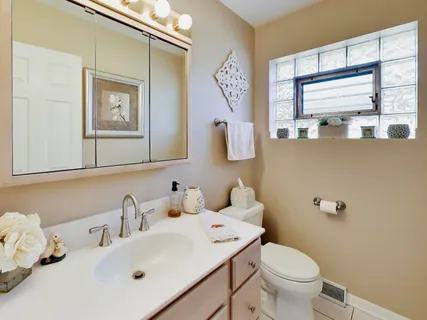 $575,000 | 8547 West St Joseph Avenue, Chicago, IL 60656