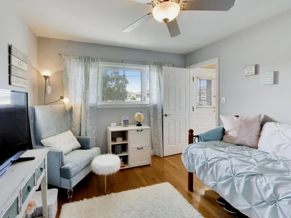 $575,000 | 8547 West St Joseph Avenue, Chicago, IL 60656