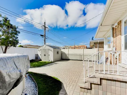 $575,000 | 8547 West St Joseph Avenue, Chicago, IL 60656